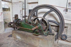la centrale électrique à moteur essence